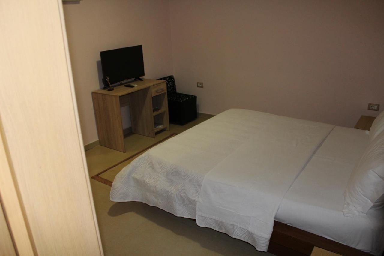 Hotel Piemonte Tirana Extérieur photo