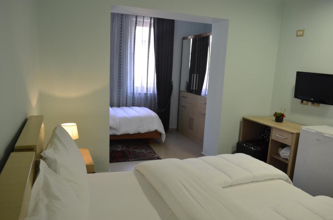 Hotel Piemonte Tirana Extérieur photo
