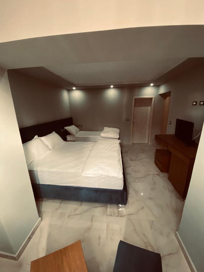 Hotel Piemonte Tirana Extérieur photo